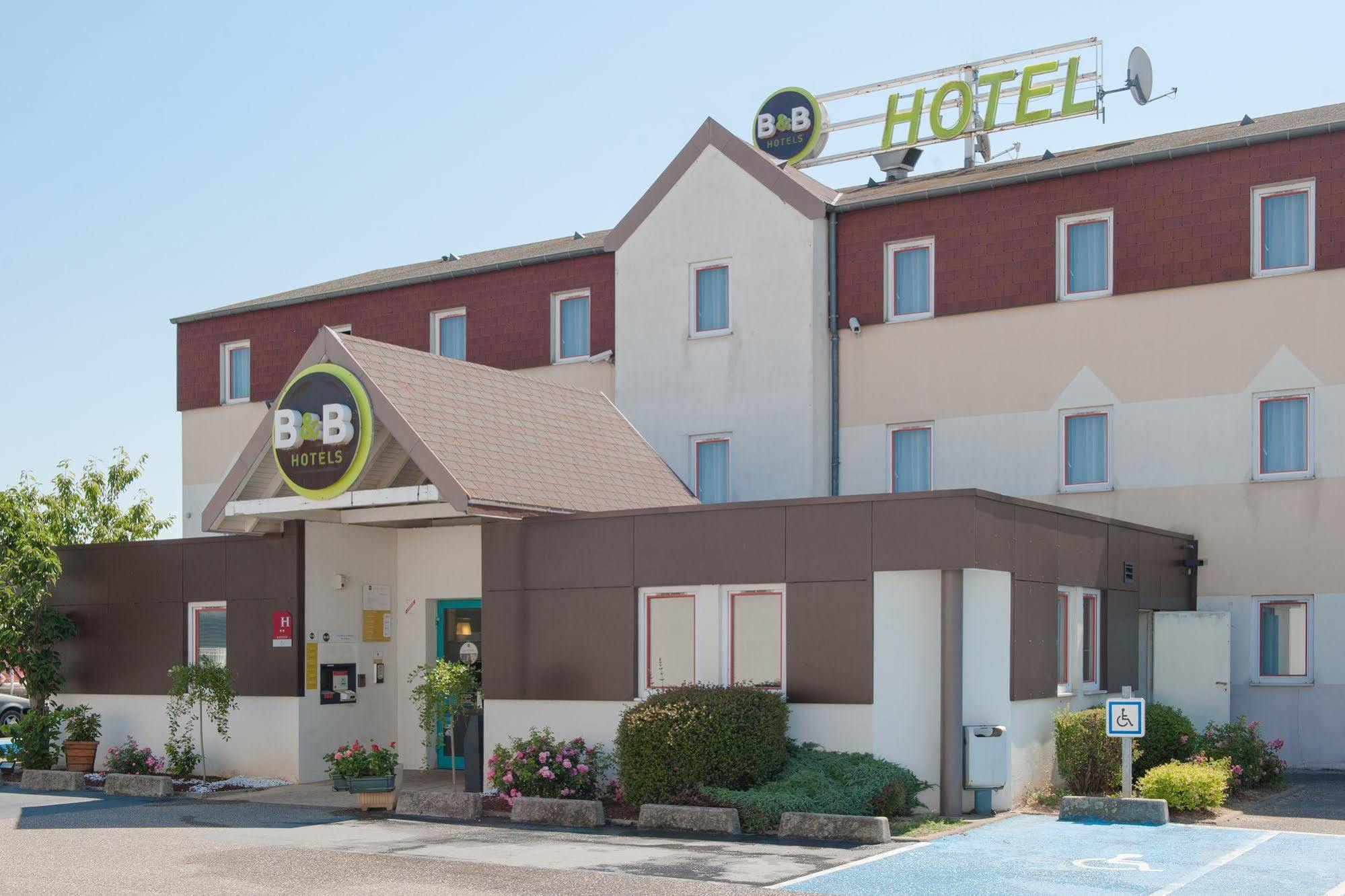 B&B Hotel Lyon Saint-Bonnet Mi-Plaine Exterior photo